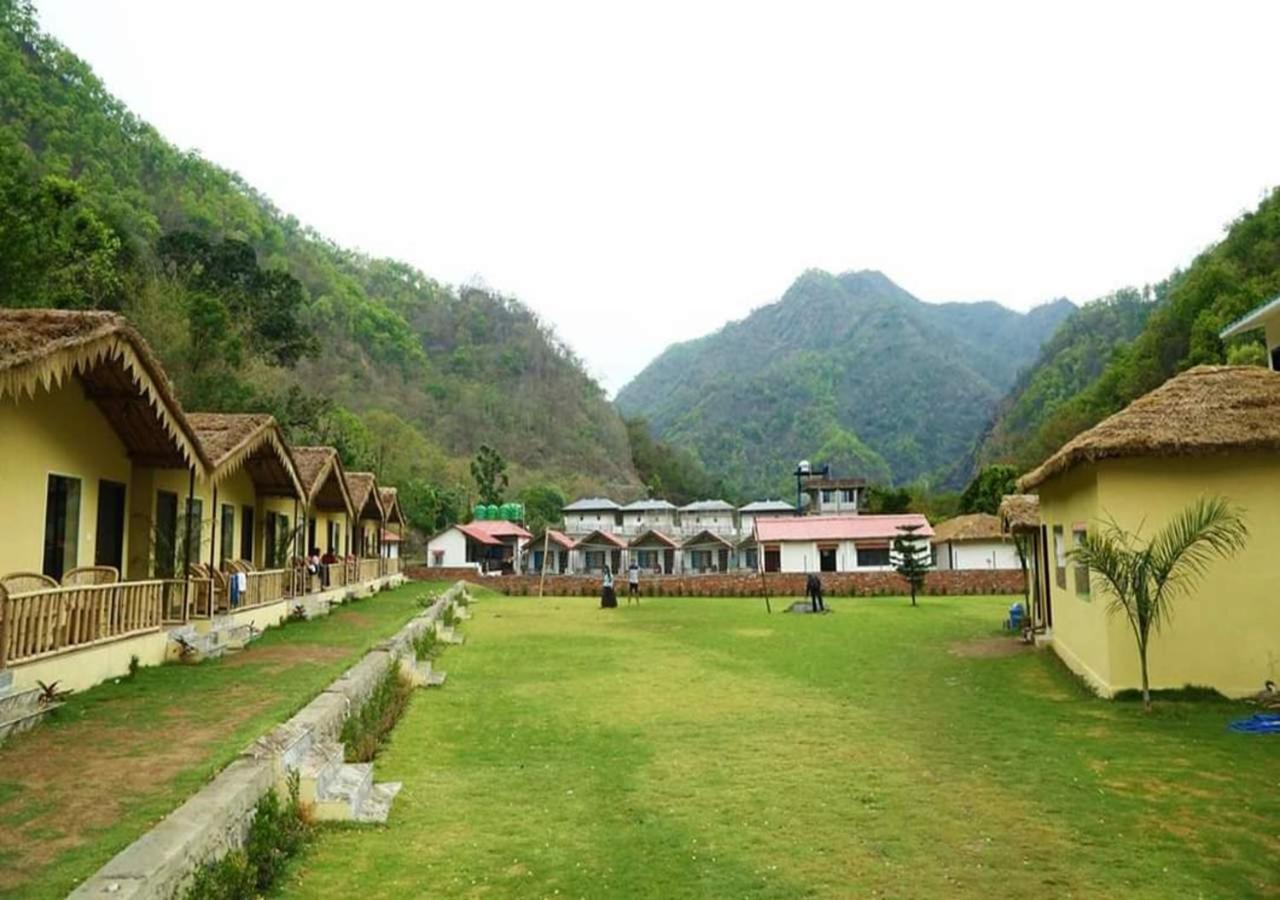 纳沙特拉度假村 Birbhaddar 外观 照片